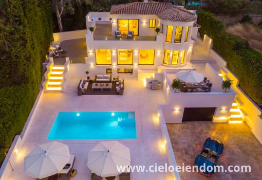 Villa - Brukt bolig - Marbella - Nueva Andalucía